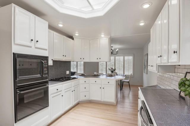 585 Maple Avenue, San Bruno CA: https://media.crmls.org/mediaz/f3766ee3-06c6-4570-82ee-0eafded6b25c.jpg