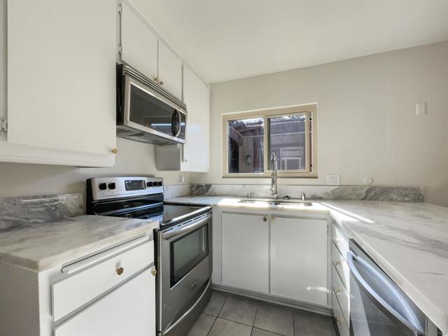5513 Adobe Falls Rd, San Diego CA: https://media.crmls.org/mediaz/f3768f8c-0401-4efc-beb9-0104ae9e1985.jpg