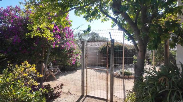 1707 Santa Margarita Drive, Fallbrook CA: https://media.crmls.org/mediaz/f376cd9d-ee1a-4c66-90fb-8188dcb7899a.jpg