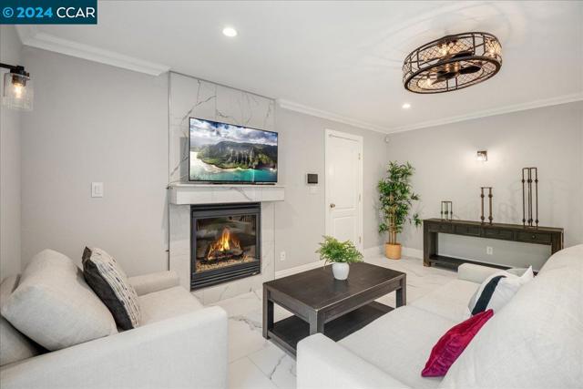Image 18 of 59 For 4992 Fraga Rd