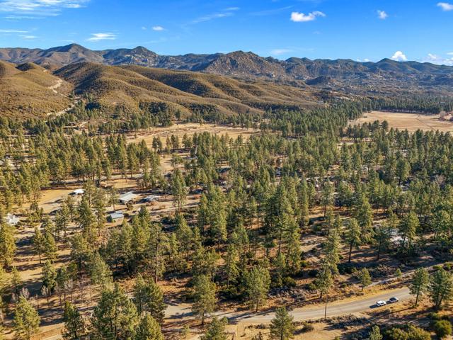 1 Pipe Creek Road, Mountain Center CA: https://media.crmls.org/mediaz/f3778361-bda2-4aa9-8bae-db6adf09cac9.jpg