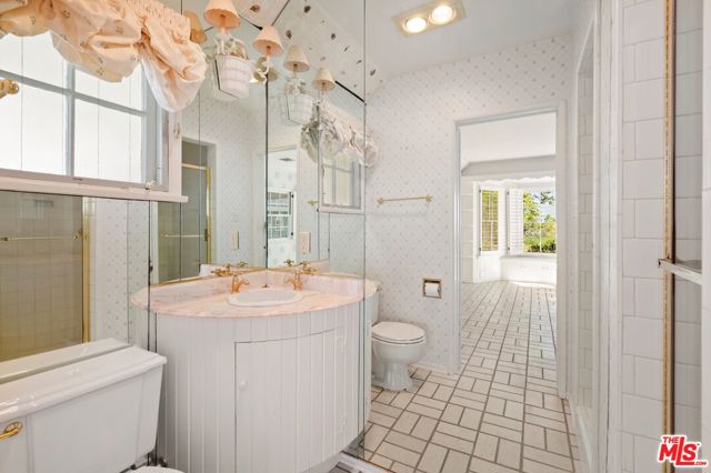 15401 Mulholland Drive, Los Angeles CA: https://media.crmls.org/mediaz/f378563f-42ee-4ff1-b2be-c7047d50502a.jpg