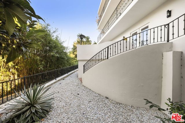 3411 Tareco Drive, Los Angeles CA: https://media.crmls.org/mediaz/f37864ac-e3bd-4a43-be30-3f3e5071faad.jpg