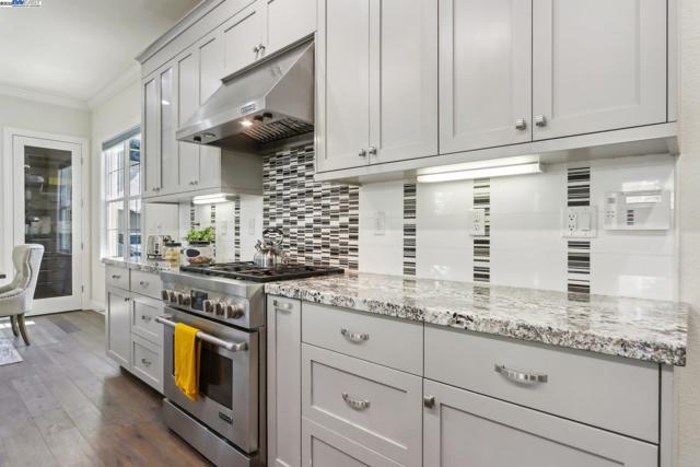 3454 Cinnamon Ridge Rd, San Ramon CA: https://media.crmls.org/mediaz/f378a41b-322d-4199-8665-32ec3e62a1da.jpg