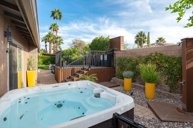 1289 E Caleta Way, Palm Springs CA: https://media.crmls.org/mediaz/f378beeb-9920-476f-a201-936a51d359d6.jpg
