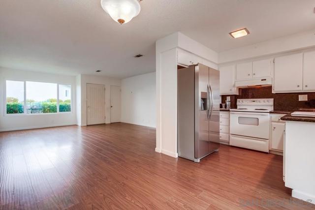 3890 Vista Campana S., Oceanside CA: https://media.crmls.org/mediaz/f3791021-b746-46d5-a433-9e650c24264b.jpg