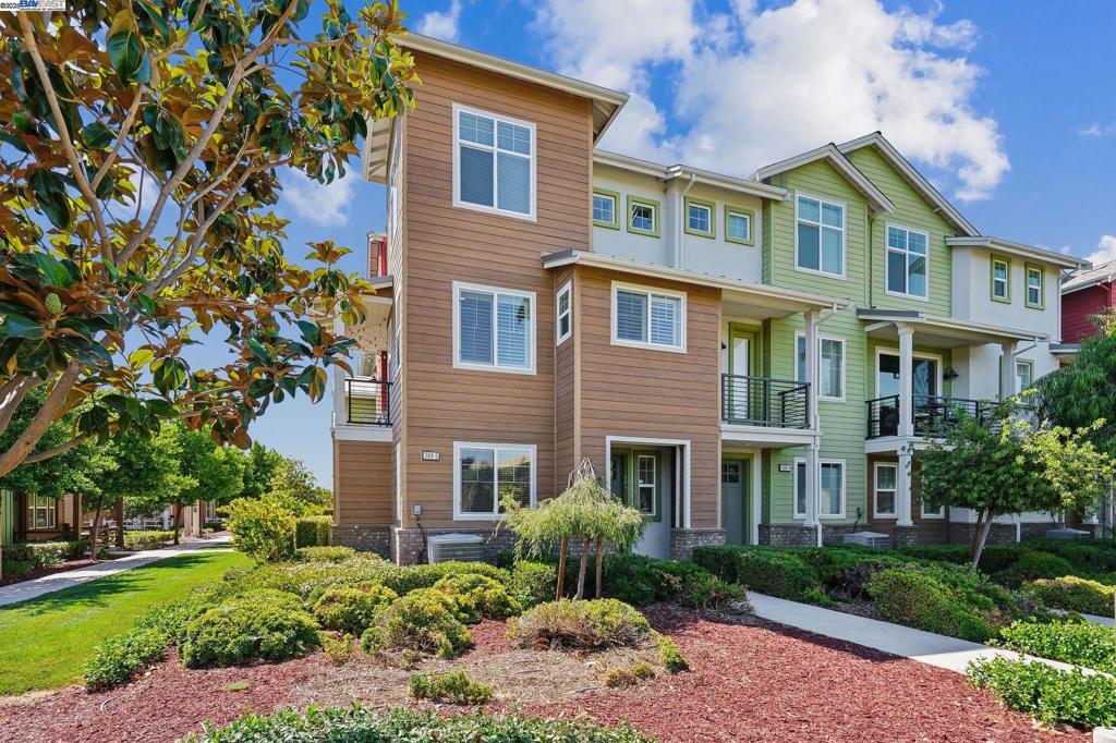 389 Basswood Cmn #5