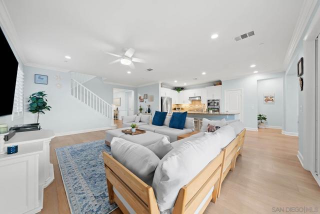 542 Adobe Estates Dr, Vista CA: https://media.crmls.org/mediaz/f37962de-8a23-4081-8da6-6a400e695aa8.jpg