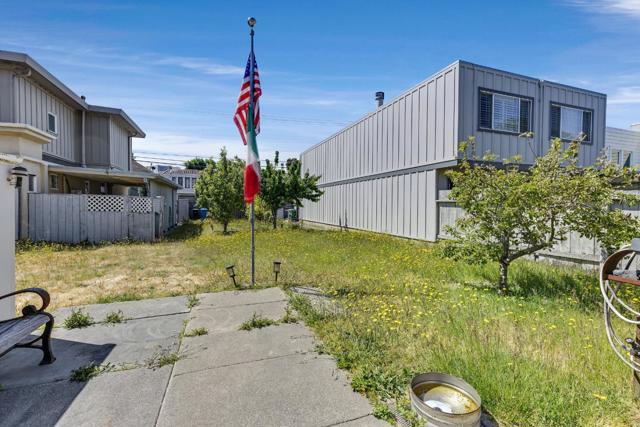 200 Cayuga Avenue, San Francisco CA: https://media.crmls.org/mediaz/f379677e-05fd-46b0-869d-78ef4ae0d710.jpg