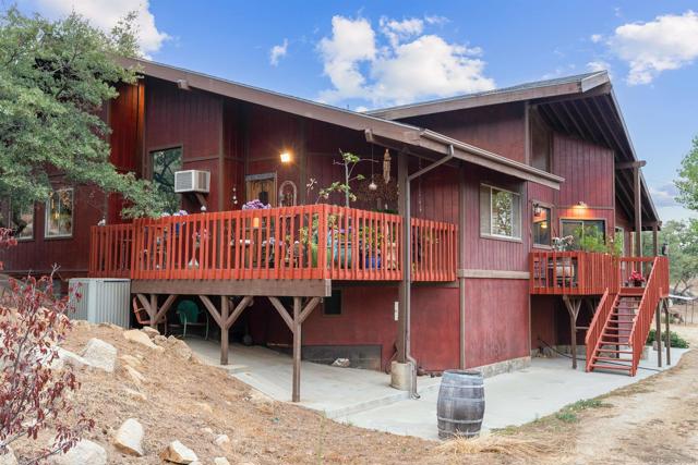 2410 Mount Elena Way, Jamul CA: https://media.crmls.org/mediaz/f3799522-f150-4f87-937d-944d4771df66.jpg