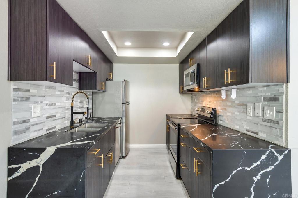 2828 Famosa Boulevard #104