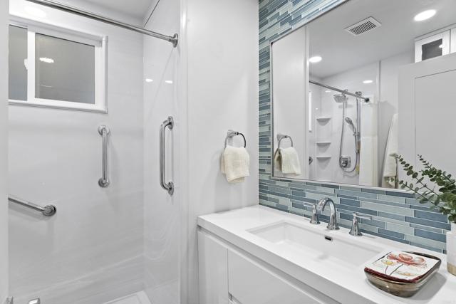 8975 Lawrence Welk Dr., Escondido CA: https://media.crmls.org/mediaz/f37a60ba-a6b8-4417-95fa-42f3af9dab57.jpg