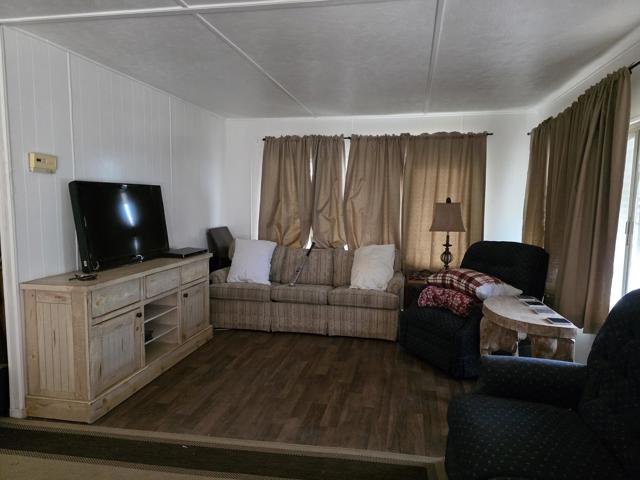 9588 Avenue H, Bombay Beach CA: https://media.crmls.org/mediaz/f37b0611-a3a7-43e4-92c7-76d00ceac43c.jpg