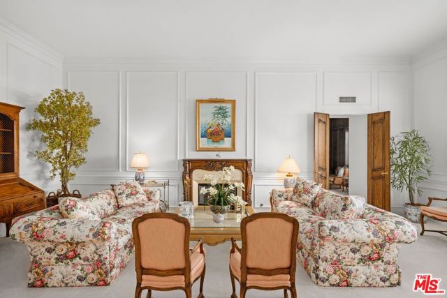 10114 Empyrean Way, Los Angeles CA: https://media.crmls.org/mediaz/f37c13dd-c681-491f-b922-d6df5e0e88bf.jpg