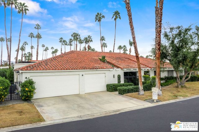 87 Magdalena Drive, Rancho Mirage CA: https://media.crmls.org/mediaz/f37c1957-f563-43a4-aa7d-495e039f92e1.jpg