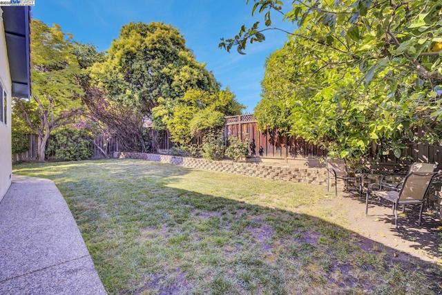 40652 Encanto Way, Fremont CA: https://media.crmls.org/mediaz/f37c6052-4412-4f75-aafe-dd78663bfef7.jpg