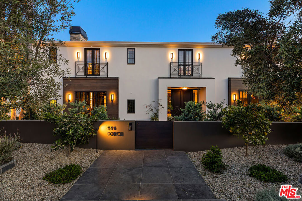 888 Toulon Drive