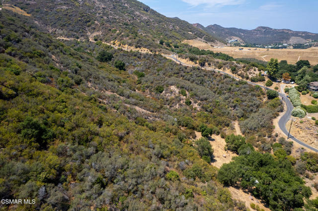 115 Carlisle Road, Westlake Village CA: https://media.crmls.org/mediaz/f37caa70-daef-4478-aaae-24453b618817.jpg