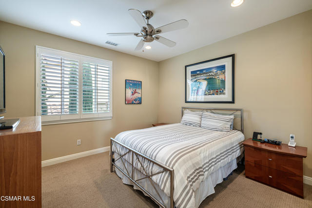 4024 Eagle Flight Drive, Simi Valley CA: https://media.crmls.org/mediaz/f37d4af5-28a6-4978-89db-9c9d3dadc57a.jpg