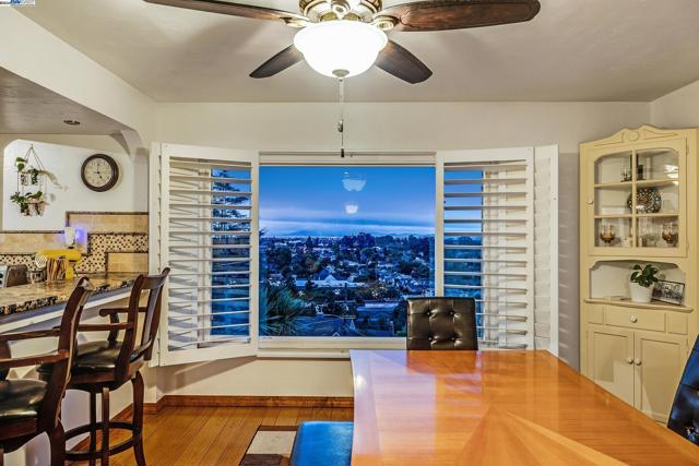 Image 4 of 60 For 1301 Juana Ave