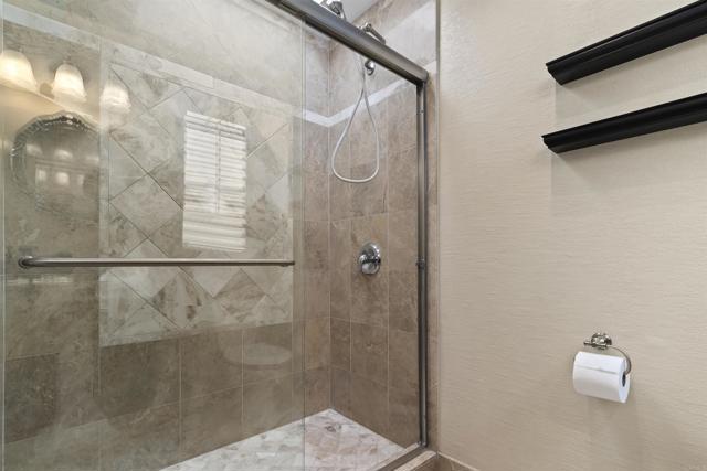 Image 20 of 27 For 4092 Riviera Drive 3