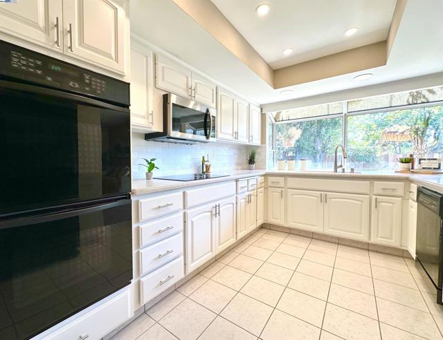 791 Via Del Sol, Livermore CA: https://media.crmls.org/mediaz/f37ee0a1-0046-4ec4-af73-3bbe16e4d7c2.jpg