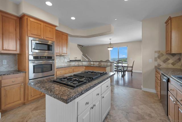 16725 Harrison Park Trail, Julian CA: https://media.crmls.org/mediaz/f37f66eb-7b82-4df7-941a-2ad9b949155b.jpg