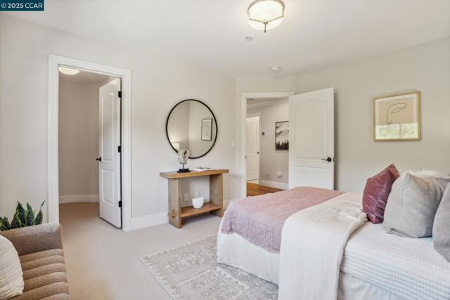 10 Candlelight Lane, Lafayette CA: https://media.crmls.org/mediaz/f3803694-987a-447e-af24-5f62fe23e9f3.jpg