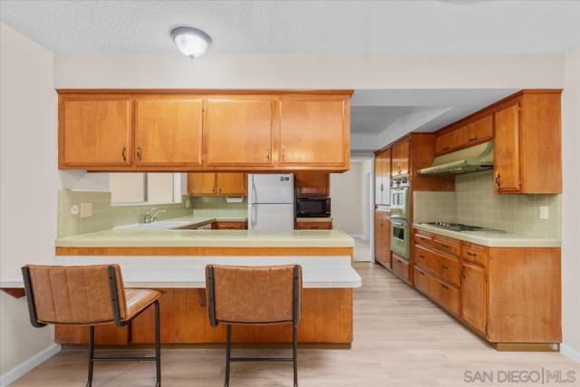 13128 Via Del Toro, Poway CA: https://media.crmls.org/mediaz/f38084d6-aff6-42d1-8fc3-057ecaf23cf4.jpg