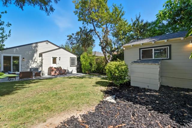 1463 Greenwood Avenue, San Carlos CA: https://media.crmls.org/mediaz/f3808d6c-7cc7-45bf-8f33-2287516411d3.jpg