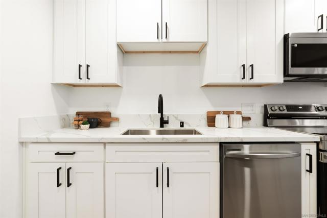 540 Oakdale Ln, El Cajon CA: https://media.crmls.org/mediaz/f3810c34-2228-44cc-a6d7-adcebe2be1e3.jpg