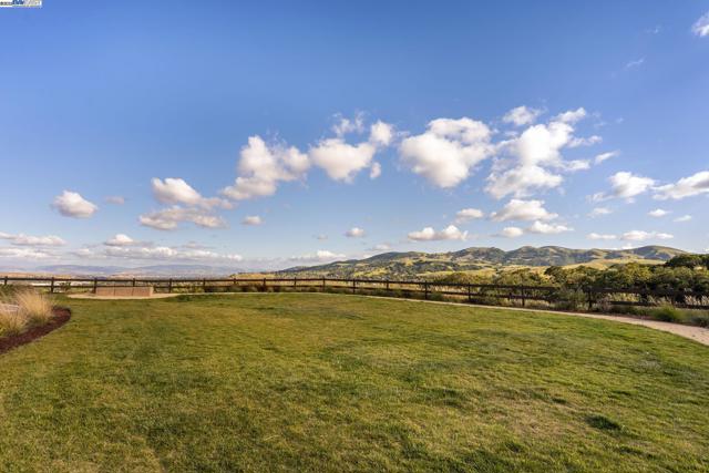 61109 Via Vicenza, San Ramon CA: https://media.crmls.org/mediaz/f38214e0-47a2-418e-ac74-1708ab97656c.jpg