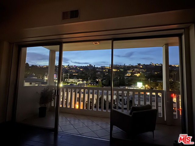 999 N Doheny Drive, West Hollywood CA: https://media.crmls.org/mediaz/f382a49a-3f9c-4362-a65f-3564977abca9.jpg