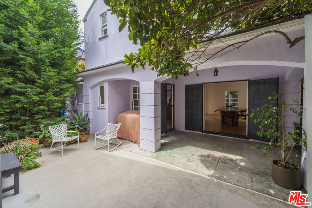 3916 Hepburn Avenue, Los Angeles CA: https://media.crmls.org/mediaz/f383c481-dd33-48f5-84bb-9e7ac54232e7.jpg