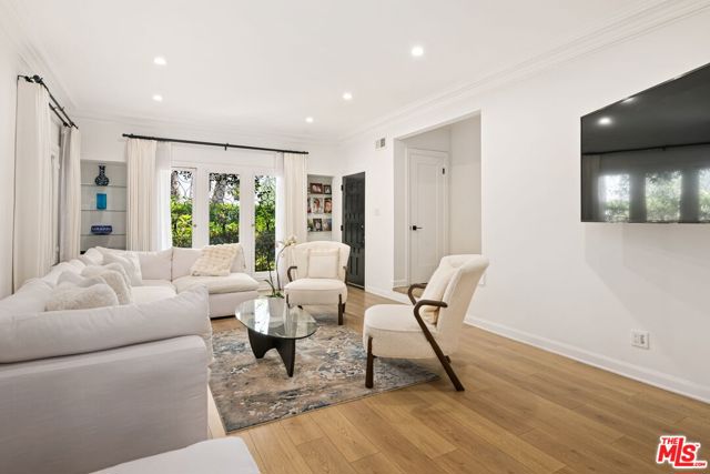 6410 W 6th Street, Los Angeles CA: https://media.crmls.org/mediaz/f3846ddc-d4ba-43f6-bfd7-f84b93fbddb2.jpg