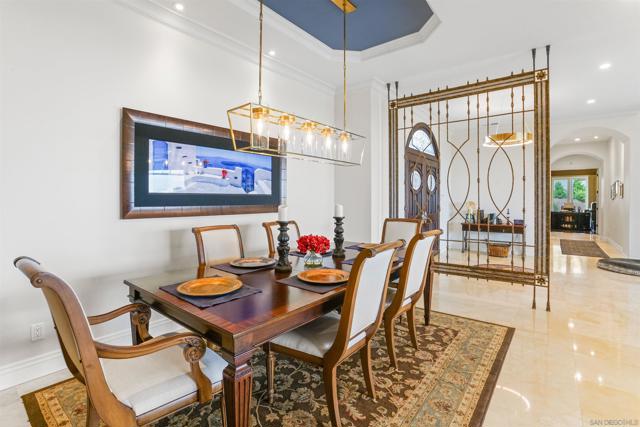 10636 Birch Bluff Ave, San Diego CA: https://media.crmls.org/mediaz/f385735d-3f7e-4407-a920-6bcf884f5b03.jpg