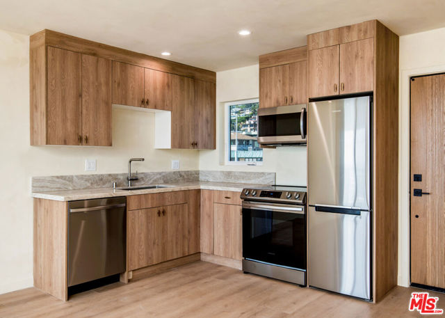 1105 N Coast Highway, Laguna Beach CA: https://media.crmls.org/mediaz/f3859b8b-09b5-4b32-befa-4e1435872bd4.jpg