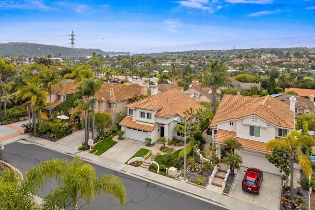 7045 Via Cabana, Carlsbad CA: https://media.crmls.org/mediaz/f385edbb-4829-4da3-80a2-9f0ee8d3248a.jpg