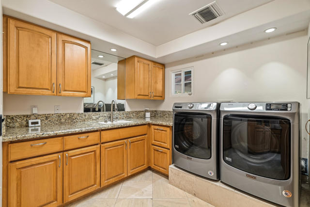 835 N Avenida Palmas, Palm Springs, CA 92262