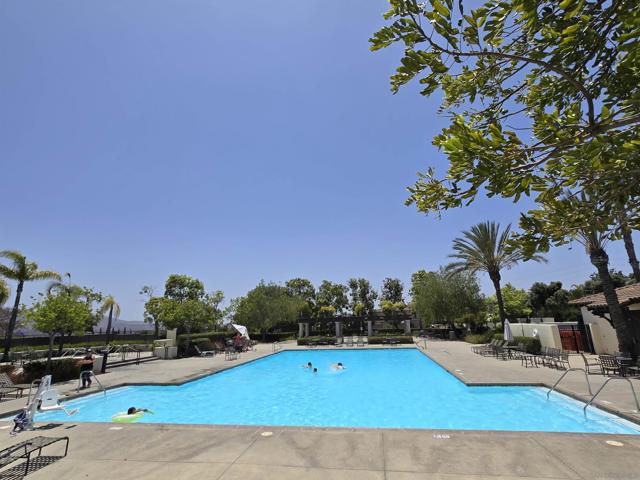 2361 porch swing st, Chula Vista CA: https://media.crmls.org/mediaz/f3869cca-3621-40d4-8f0b-b2a492a09374.jpg