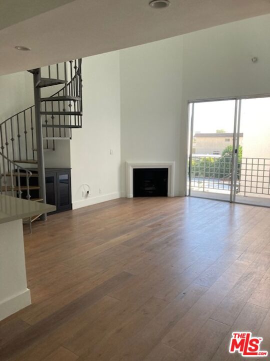 884 Palm Avenue, 302 photo 6
