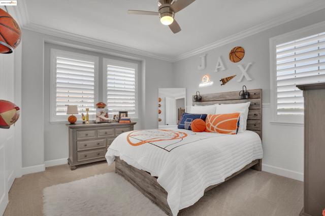 542 Harbor Cove Cir, Discovery Bay CA: https://media.crmls.org/mediaz/f38748d0-a8eb-4a14-b4ce-45c808927ef5.jpg
