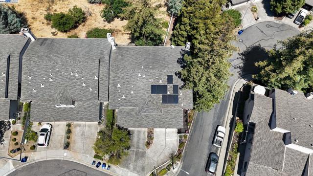1112 Holmes Way, Hayward CA: https://media.crmls.org/mediaz/f387ba50-6553-4f94-b910-d4d880848620.jpg