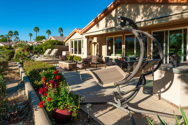 81945 Golden Star Way, La Quinta CA: https://media.crmls.org/mediaz/f387cd72-5a92-43f0-a14d-2b6a19d1a481.jpg