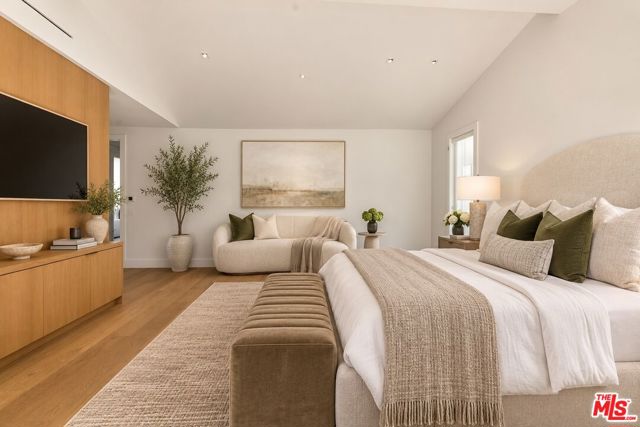 4 Bed Home for Sale in Los Angeles, California