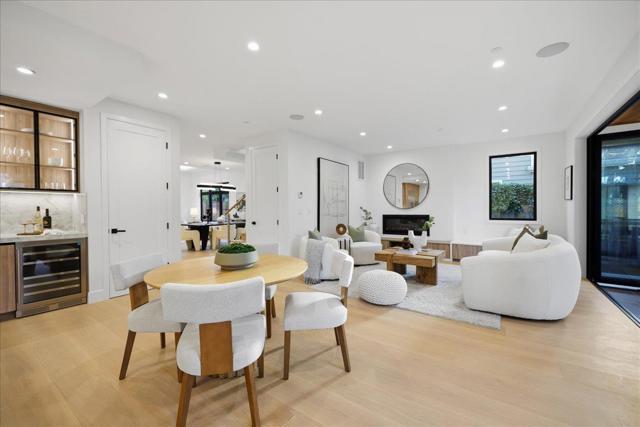 852 La Para Avenue, Palo Alto CA: https://media.crmls.org/mediaz/f388083c-31c5-4ecd-9540-3360689ba8ae.jpg