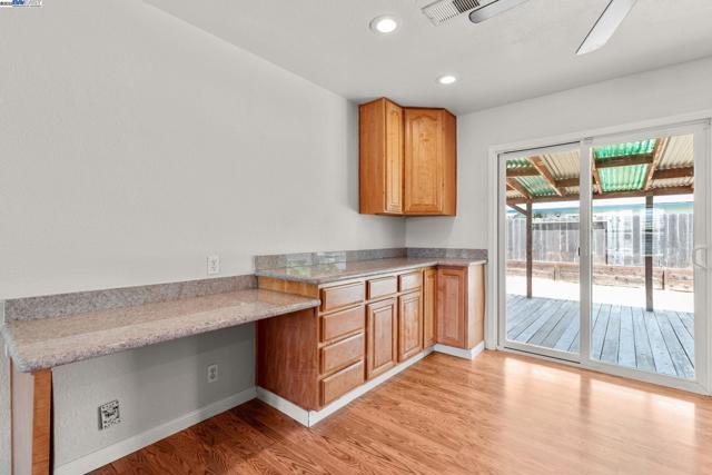 368 Helen Way, Livermore CA: https://media.crmls.org/mediaz/f3883774-8bbf-4c24-b7ab-5ef00d421b85.jpg