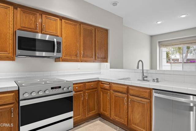 273 Camino Toluca, Camarillo CA: https://media.crmls.org/mediaz/f388d453-a512-45d5-b6f1-66e8cefc8f7d.jpg