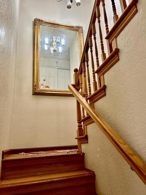 2071 Sunset View Place, San Jose CA: https://media.crmls.org/mediaz/f38945bf-a9b6-459e-bfe7-62bbf8738027.jpg