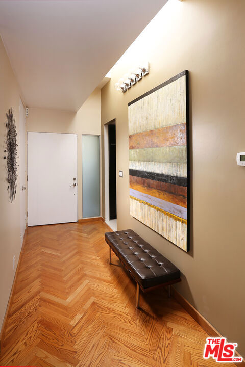 2231 GLOAMING Way photo 3